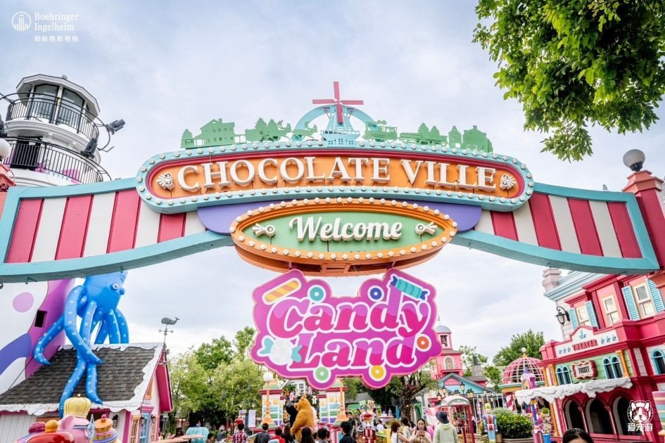 Space Time Cube and Chocolate Ville Bangkok
